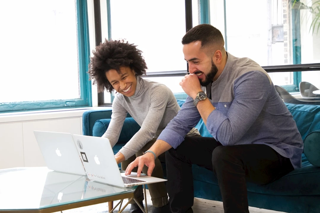 Năm loại AI Agent: Simple Reflex Agent, Model-Based Reflex Agent, Goal-Based Agent, Utility-Based Agent, Learning Agent